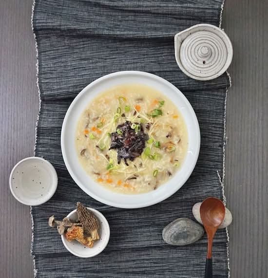 R2. Wild Mushroom Congee / 野生菌菇粥
